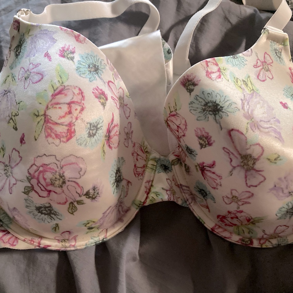 A New But I Tried It On. No Holes, Stains,